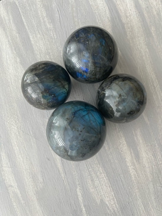 Labradorite sphere - Picture 3 of 9